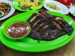 -明记烧鱼美味店