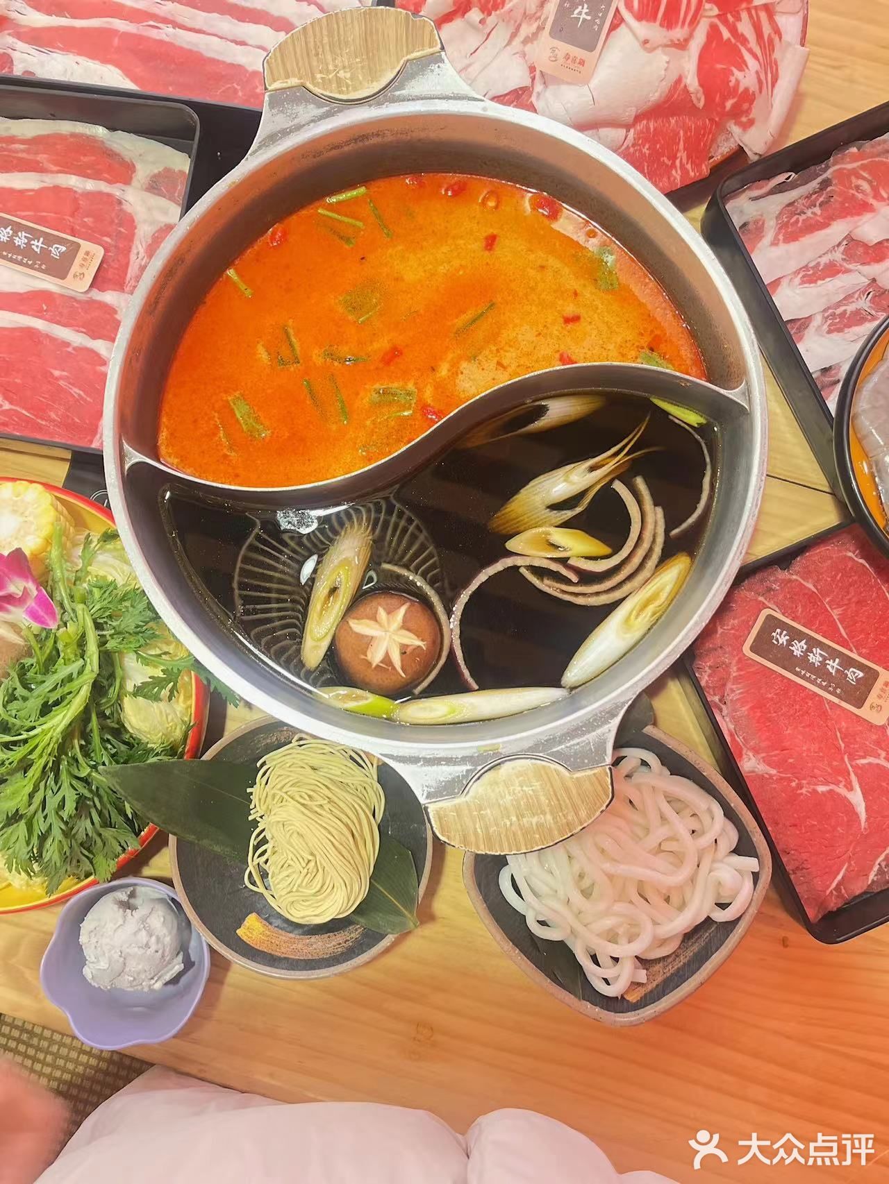 成都寿喜烧的天花板我也找到啦!!