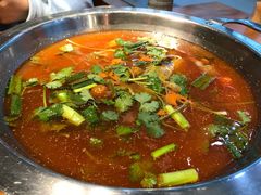 -野山舂·贵州现舂酸汤火锅(鸿通城店)