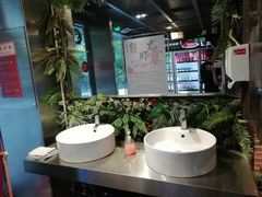 -龙巢盱眙龙虾·牛蛙·烧烤宵夜(八卦岭店)