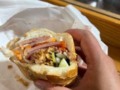 -Bánh Mì Huynh Hoa