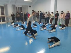 -西安小天鹅艺术团(曲江Alice店)