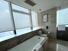 -上海龙之梦万丽酒店