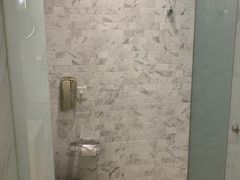 -上海滴水湖皇冠假日酒店