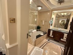 -广州富力丽思卡尔顿酒店