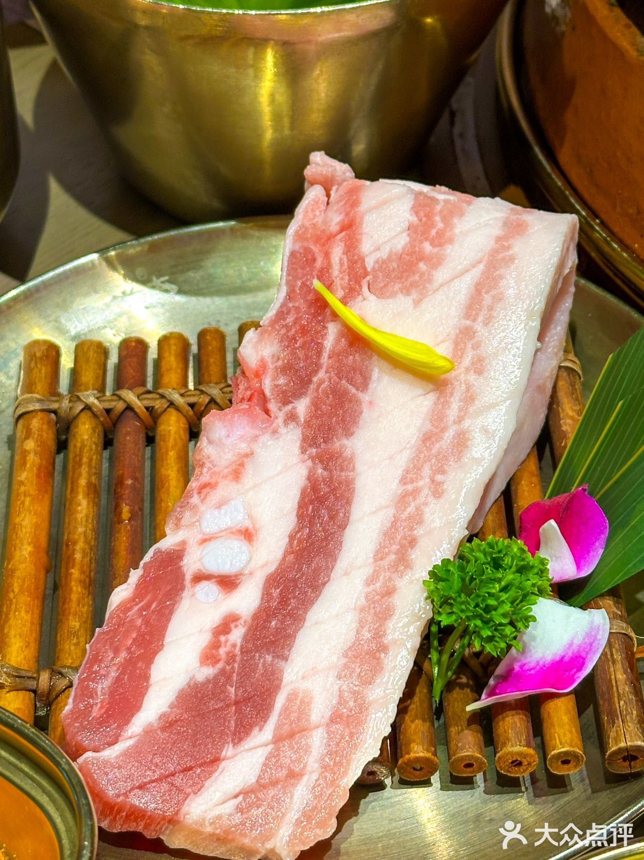 你绝对不会后悔的！快来老太太的泥炉烤肉店吧！