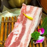 你绝对不会后悔的！快来老太太的泥炉烤肉店吧！