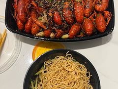-肥肥虾庄·金牌油焖大虾(首义路店)