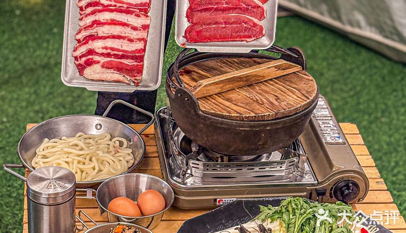在上海的露营帐篷过圣诞新年