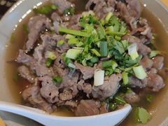 -大众跷脚牛肉馆·非遗传承单位(峨眉山店)