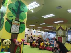 -莫莉幻想儿童乐园(三河燕郊永旺店)