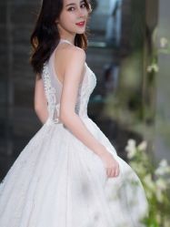 点击看大图 -GRACE KELLY婚纱与礼服(北京店)