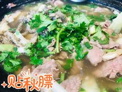 跷脚牛肉-谢老五跷脚牛肉·非遗传承店