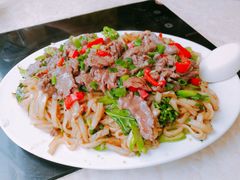 湿炒牛河-华威达牛庄(黄埔大道西店)
