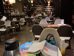 -钟书阁(松江泰晤士小镇店)