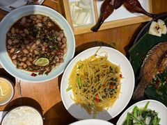 -老滇山寨•云南特色菜•地方菜•民族风情歌舞表演(金碧店)