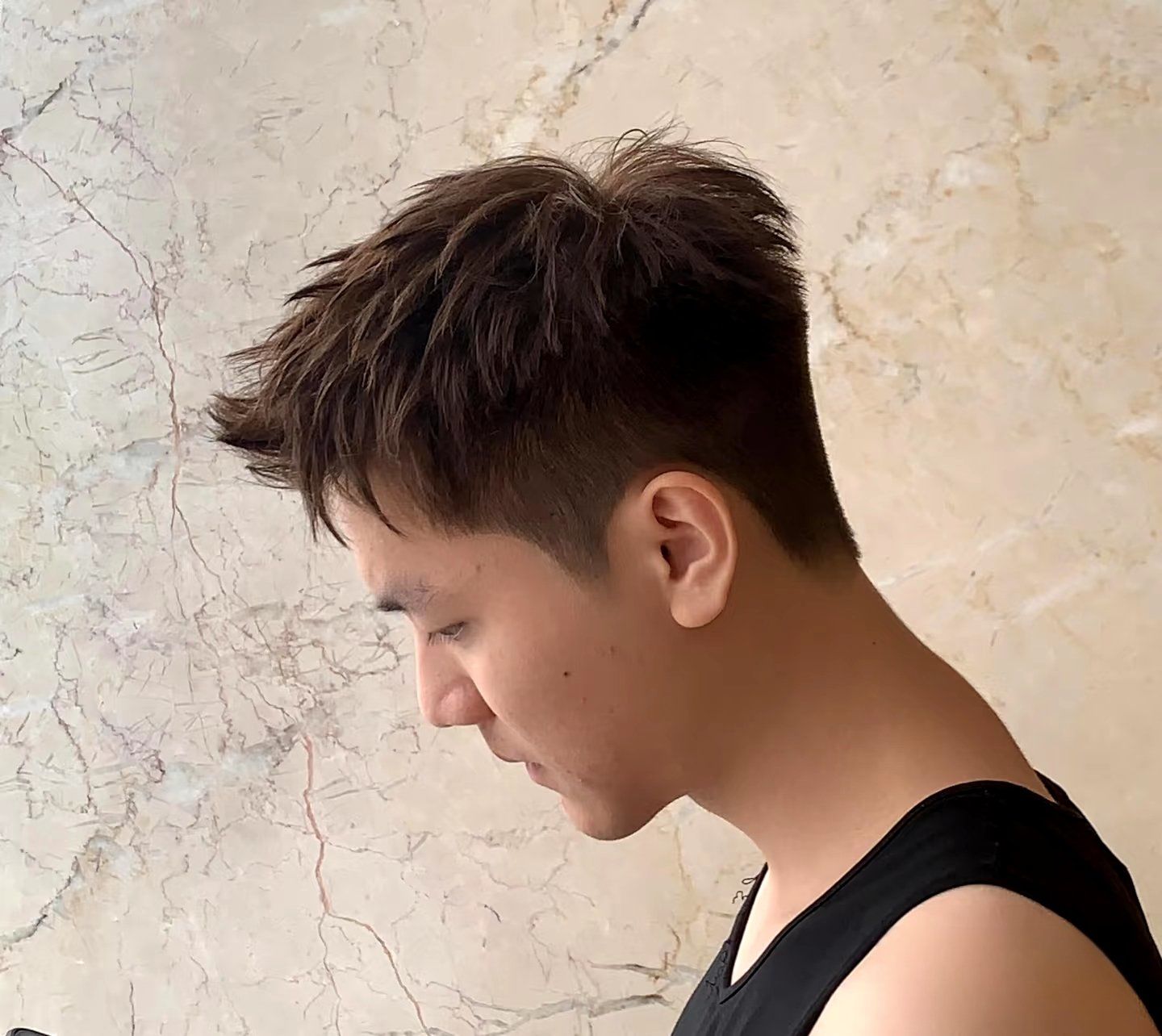 染完真的巨显白出片率真的很可以的#男生发色#男生发型#男士发型参考