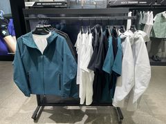 -迪桑特DESCENTE(青岛山东路万象城店)