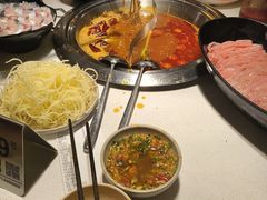 -老房老舍重庆火锅(假日城市店)