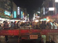 -六合夜市