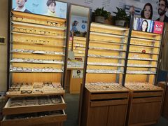 -优医视平价眼镜蔡司依视路折扣工厂店(十里堡店)