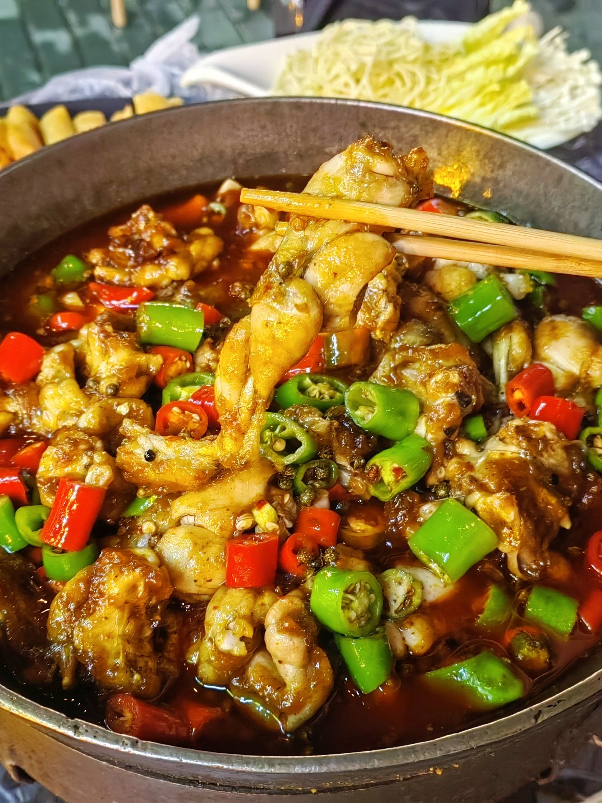 0元探店-招牌香辣牛蛙,吼吼吃