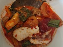 -Chom Cafe and Restaurant