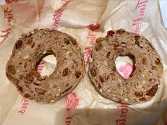 黑麦坚果多多贝果-Tims天好咖啡·贝果(东方广场店)