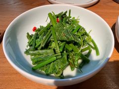 木姜子拌丝瓜尖-一坐一忘云南菜(三里屯店)