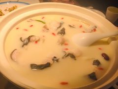 鱼钩鱼炖汤-老阿爸鲜鱼土菜(昆山花桥店)