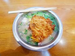 鲜肉汤粉-地道战卤粉(名牌大厦店)