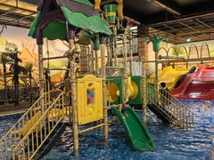 -泉城欧乐堡戏水湾艺术养生温泉