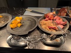 -广州万富希尔顿酒店·感趣自助餐厅·金秋蟹宴生蚝海鲜刺身