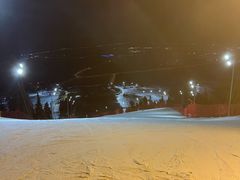 -丝绸之路山地度假区滑雪场