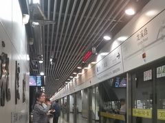 -龙溪路(地铁站)