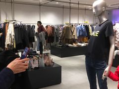 -URBAN REVIVO(欢乐海岸购物中心店)