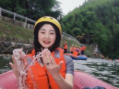 -安吉龙王山峡谷漂流