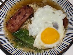 餐肉煎蛋出前一丁-龙记香港茶餐厅(久光百货店)