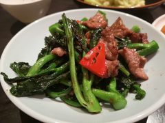 沙茶牛肉炒芥蓝-万丽轩·粤菜(王府井金茂万丽酒店)