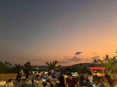 -亚龙湾希尔顿自助餐厅·海鲜·烧烤·沙滩BBQ·现场乐队