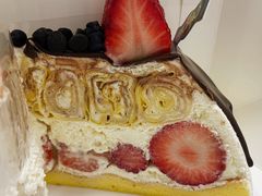 黑巧草莓奶油可丽卷蛋糕-PAOPAO Bakery&Café(港汇店)