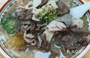 Pork Offal Soup with Guilin Rice Noodles