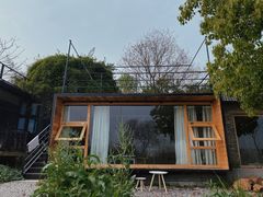 -亮河湾山庄