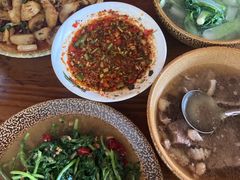 -汤锅大王(新平曹苏黄牛汤锅有限公司)