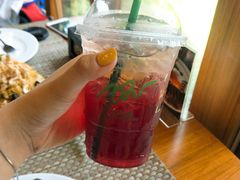 -Chom Cafe and Restaurant