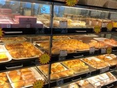 面包甜点陈列柜-蜂蝶来饼店(拱北总店)