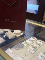 -周生生Chow Sang Sang(新世界店)