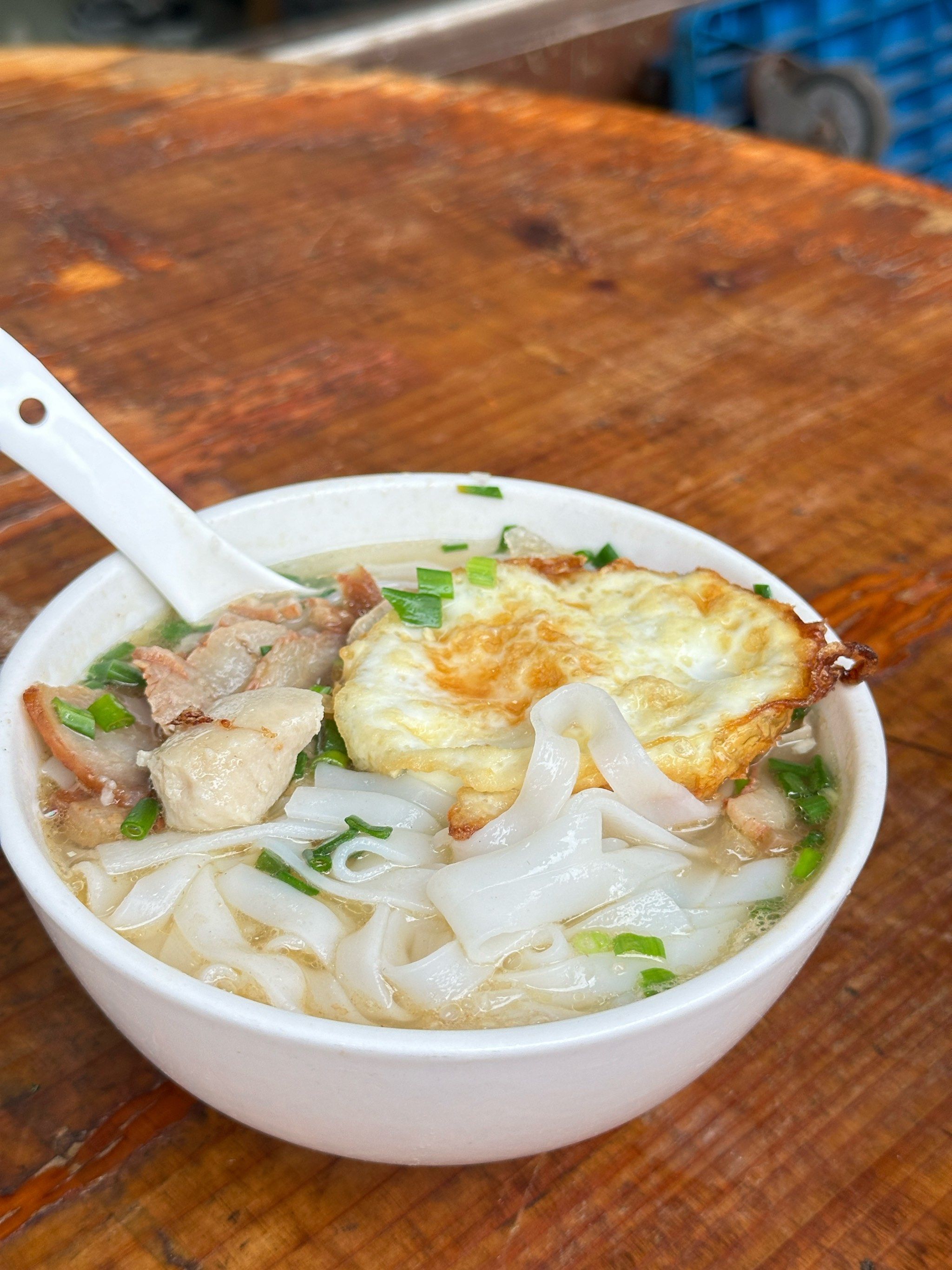 热热的早餐,就来一碗横沥汤粉