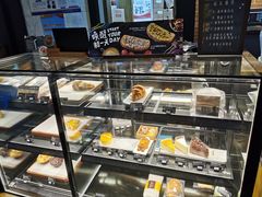 面包甜点陈列柜-星巴克(北京中化大厦店)