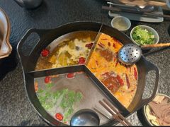 -三出山火锅(南京万象天地店)